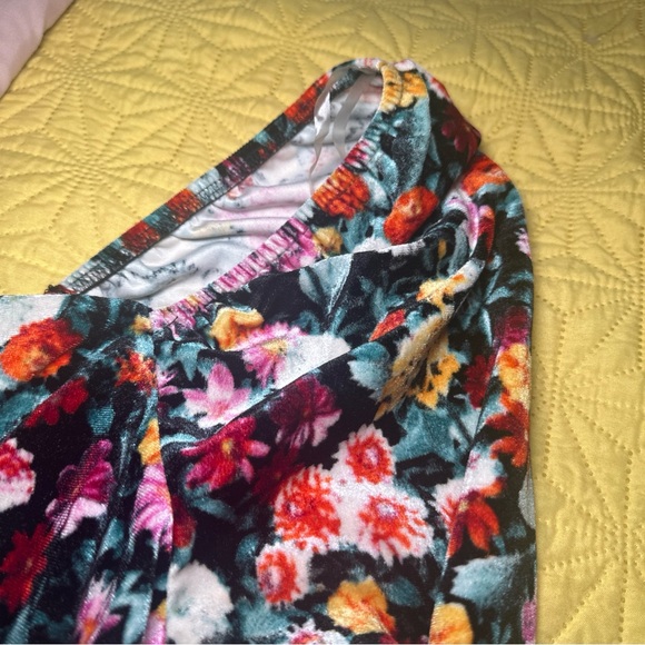 Wild Fable Women's Size M Long Sleeve Floral Velvet Ruched Bodycon Mini Dress - Picture 6 of 7